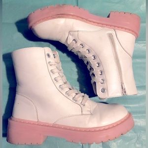 Pink and white Kaedy boots